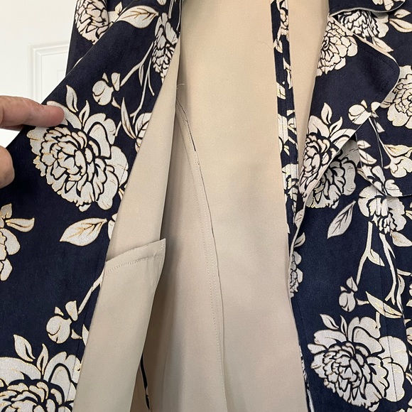 NWOT Navy jacket with white floral print and gold metallic accents. - Picture 4 of 6
